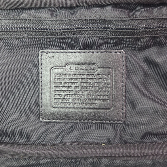 Coach vintage 1990s makeup and/or travel bag, Red & Black, LN - Picture 12 of 12